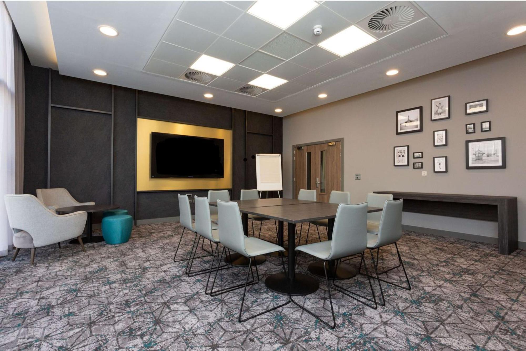Hampton By Hilton Μπλάκπουλ Εξωτερικό φωτογραφία